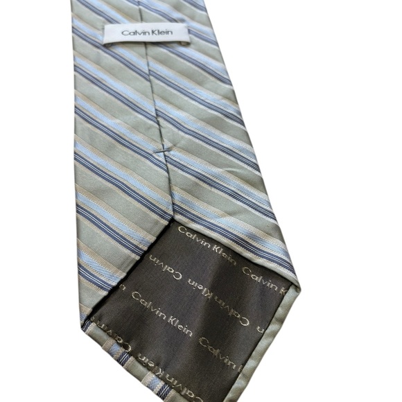 Calvin Klein Silk Tie Sage‎ And Blue Stripes Men Necktie 56 x 3.25 - Picture 4 of 5